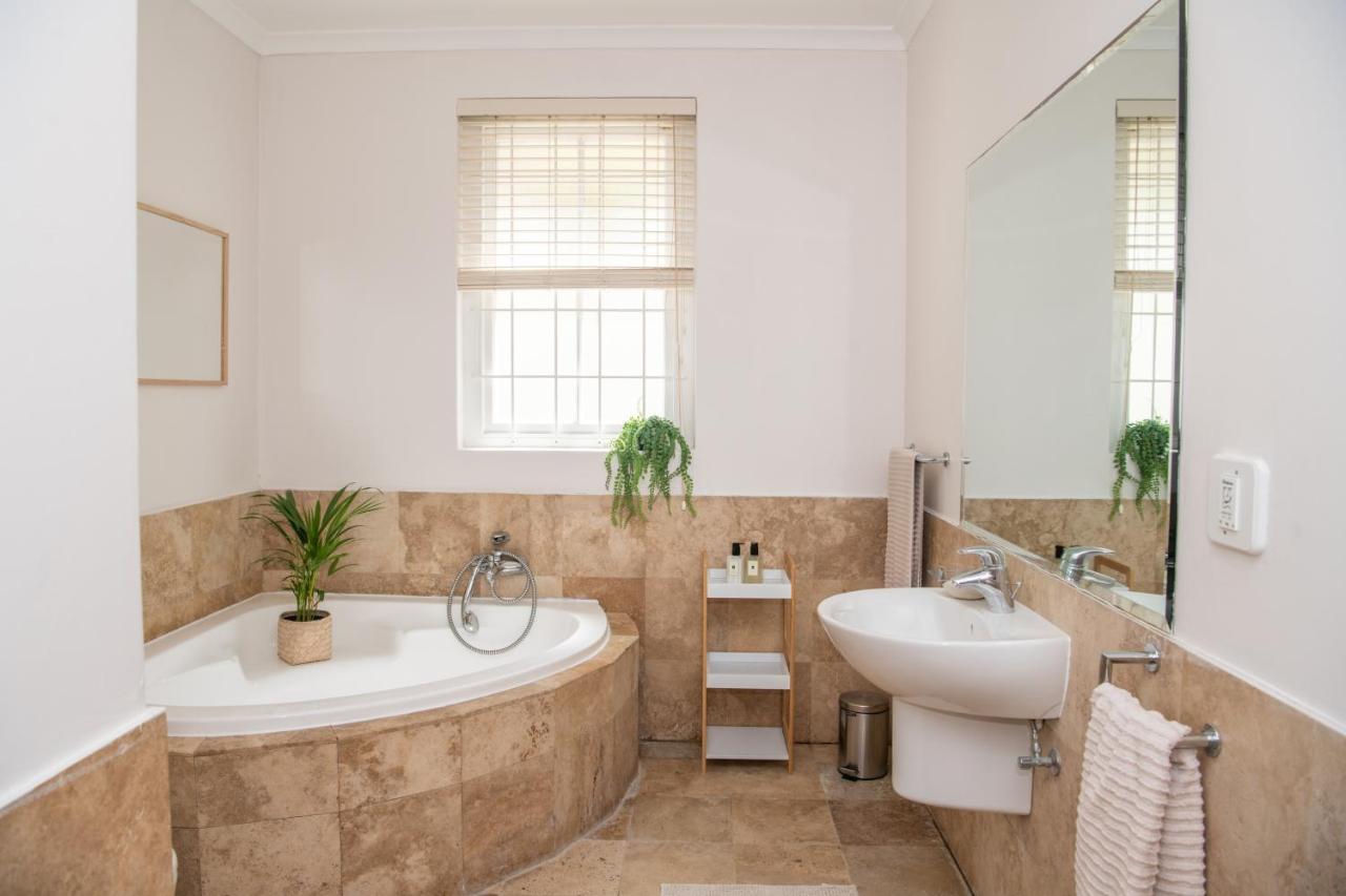 קייפטאון Camps Bay Guest Suite With Private Pool מראה חיצוני תמונה